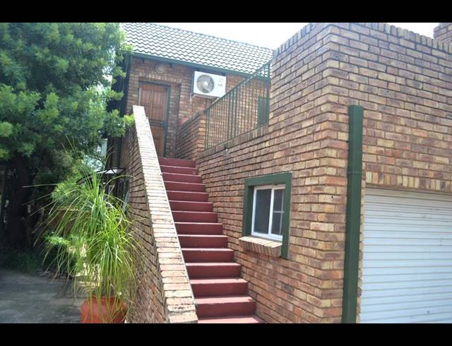 3 BEDROOM APARTMENT FOR SALE IN FLORAUNA